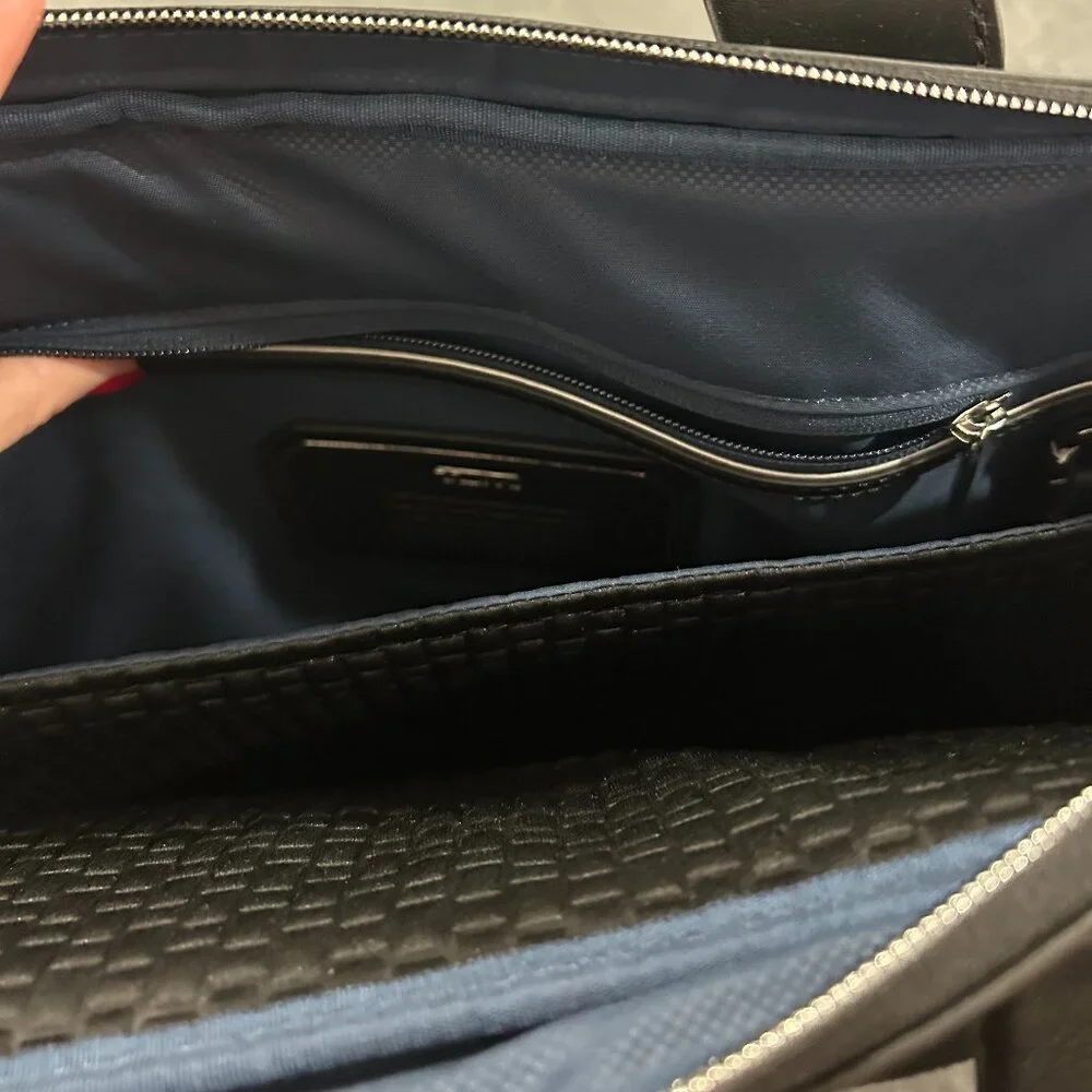 Tumi Slim Briefcase (Mint Condition)